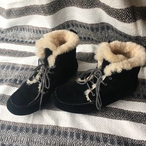 Ugg Chikaree slipper boots